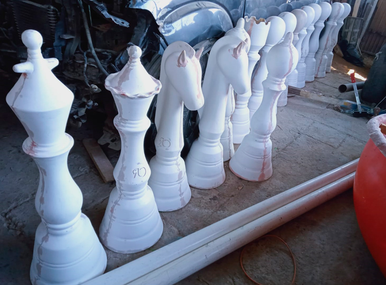  Piezas de ajedrez Club de calidad con 3 3/4 King : Juguetes y  Juegos